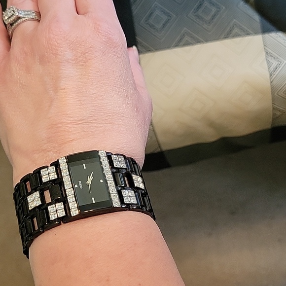 Guess black w/crystals 6.5in watch...Fits like bracelet - Picture 6 of 6